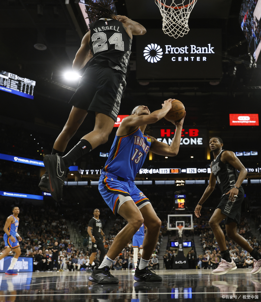 开云体育-东契奇重返赛场，险胜首场状态出色，加拿大队观众沸腾！-开云体育