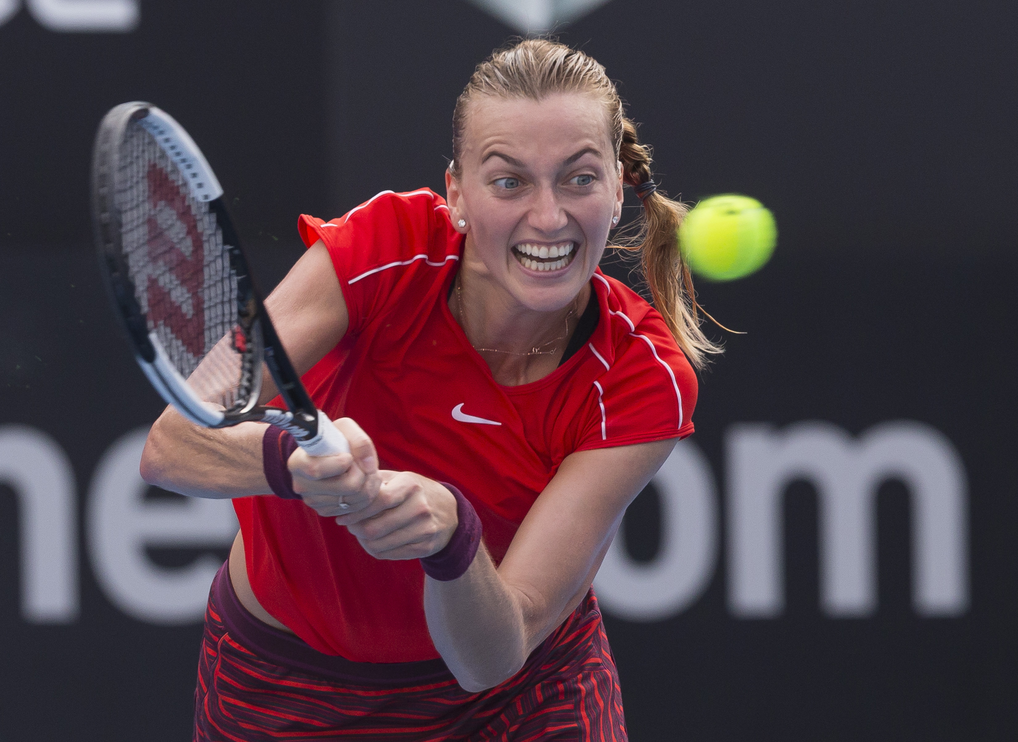 开云官方网站-科维托娃重返赛场，刷新纪录首场状态出色，IG观众沸腾！-开云官方网站